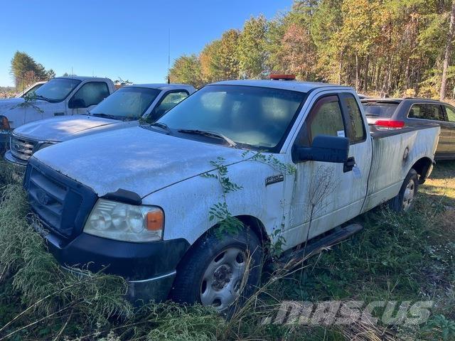 Ford F-150 Пикапи