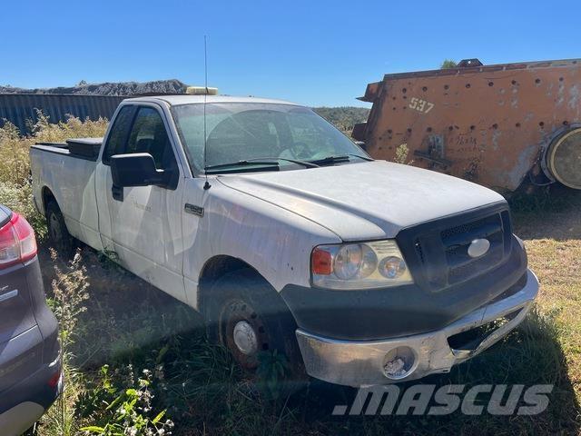 Ford F-150 Пикапи