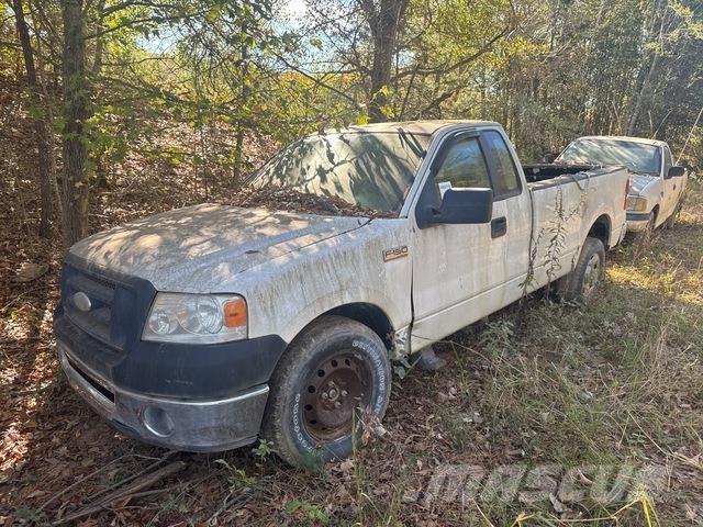Ford F-150 Пикапи