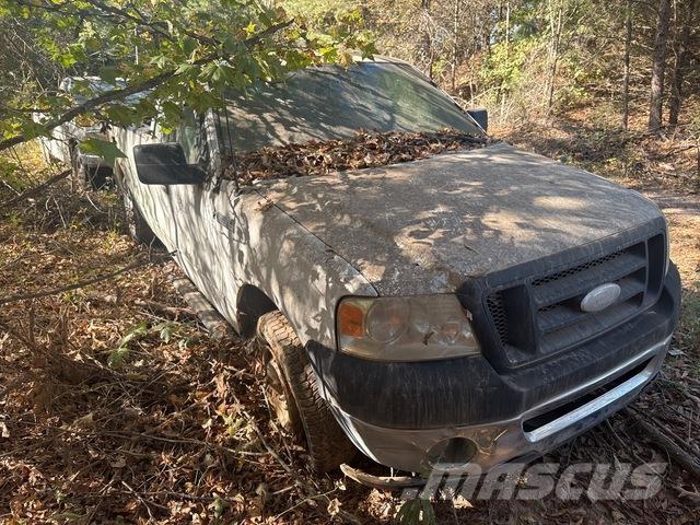 Ford F-150 Пикапи