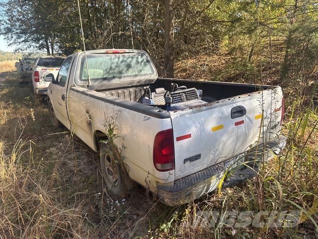 Ford F-150 Пикапи