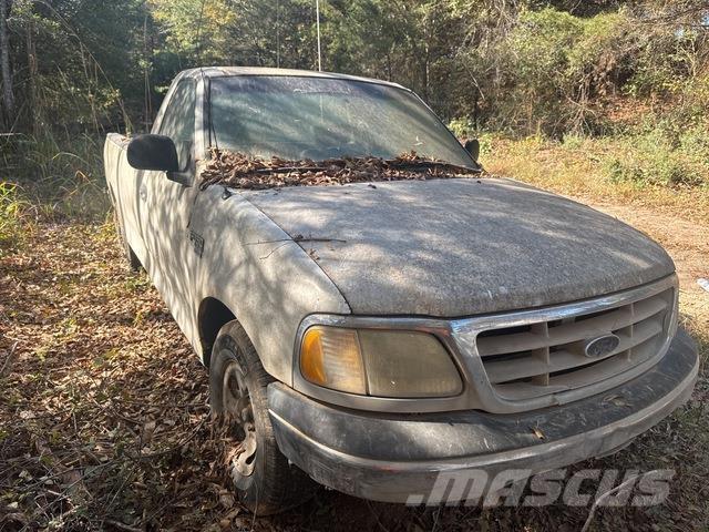 Ford F-150 Пикапи