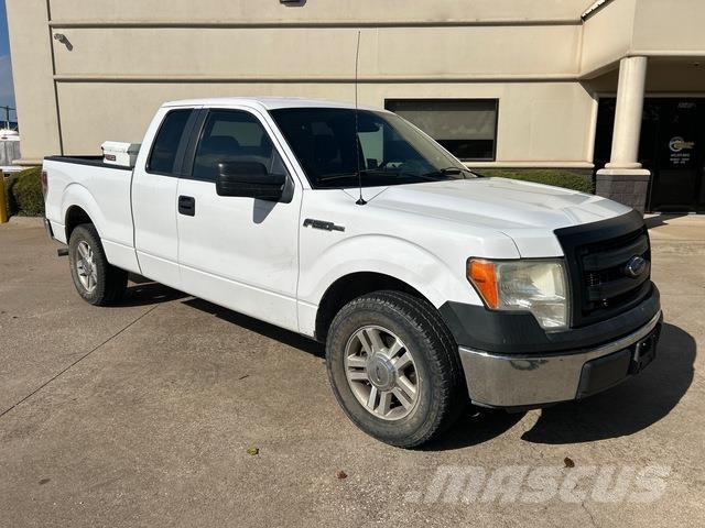 Ford F-150 Пикапи