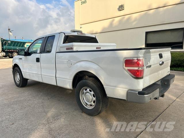 Ford F-150 Пикапи