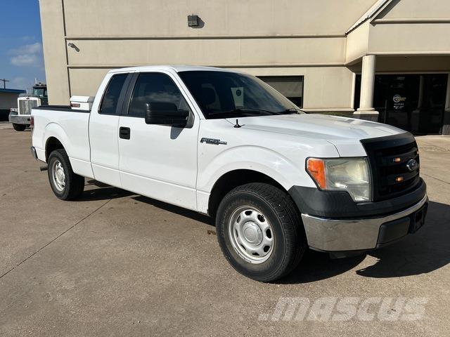 Ford F-150 Пикапи