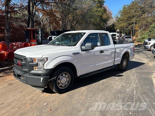 Ford F-150 Пикапи