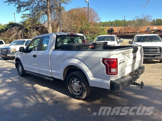 Ford F-150 Пикапи