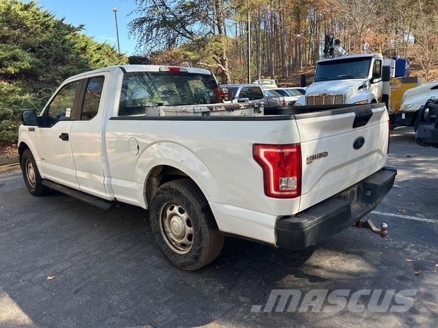 Ford F-150 Пикапи