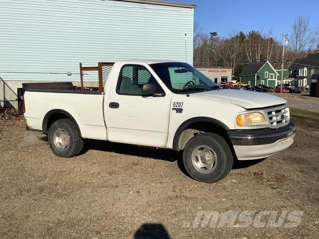 Ford F-150 Пикапи