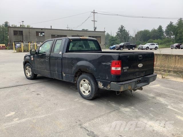 Ford F-150 Пикапи