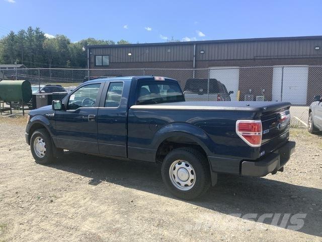 Ford F-150 XL Пикапи
