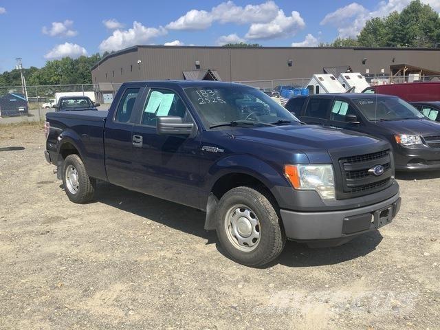 Ford F-150 XL Пикапи