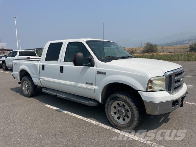 Ford F-250 Пикапи