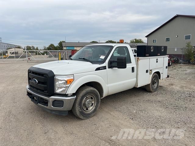 Ford F-250 Пикапи