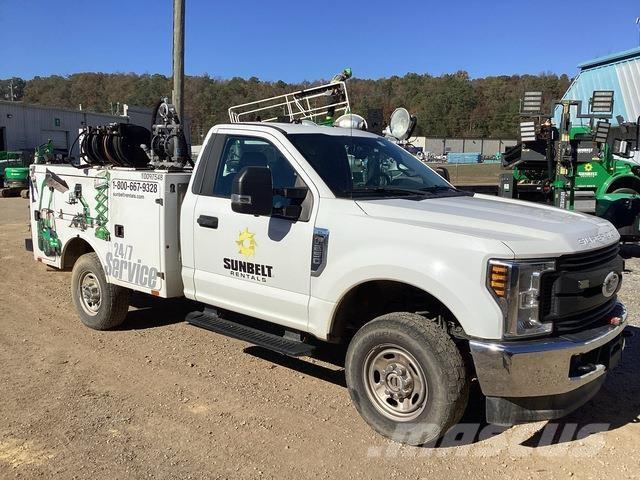 Ford F-250 Общински/универсални превозни средства
