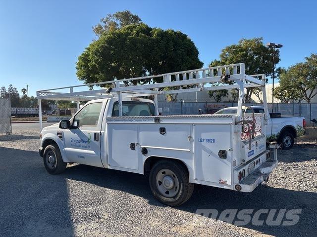 Ford F-250 Пикапи
