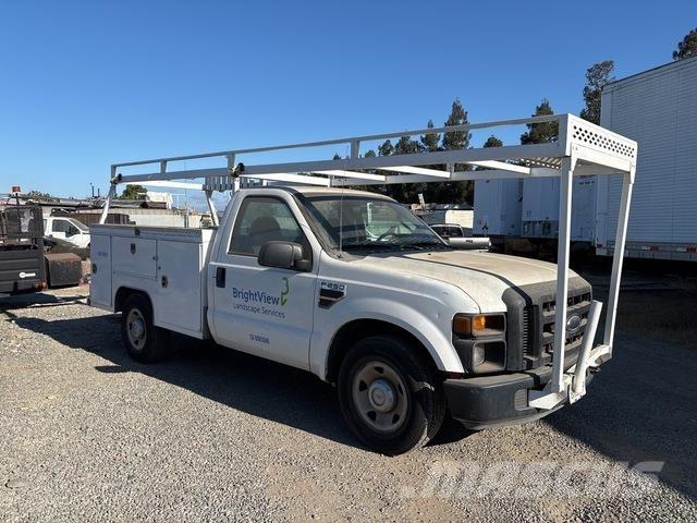 Ford F-250 Пикапи