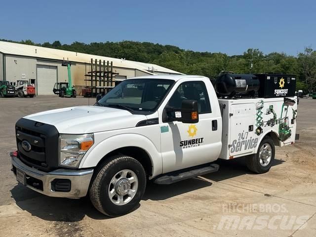 Ford F-250 Общински/универсални превозни средства
