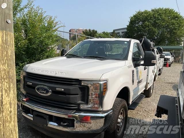 Ford F-250 Общински/универсални превозни средства
