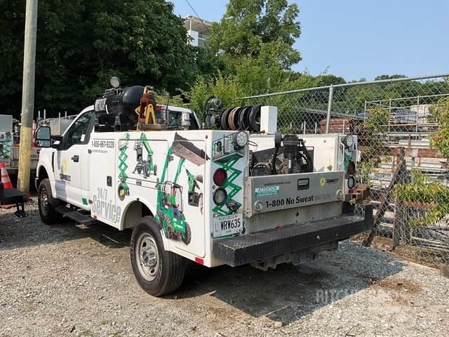Ford F-250 Общински/универсални превозни средства
