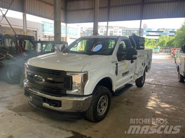 Ford F-250 Общински/универсални превозни средства
