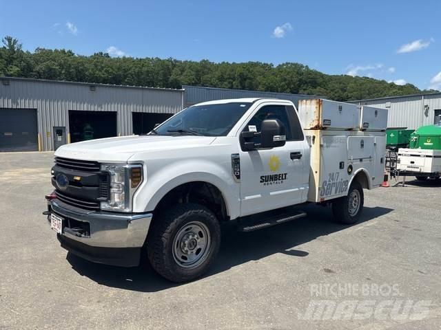 Ford F-250 Общински/универсални превозни средства
