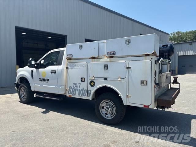 Ford F-250 Общински/универсални превозни средства
