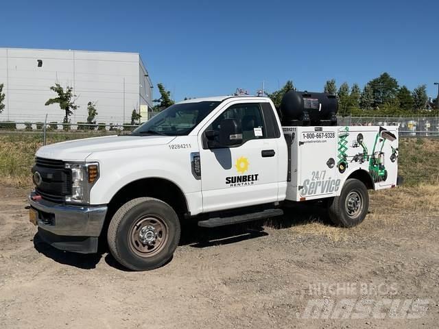 Ford F-250 Общински/универсални превозни средства
