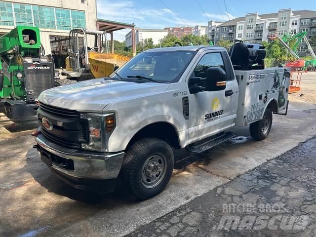 Ford F-250 Общински/универсални превозни средства
