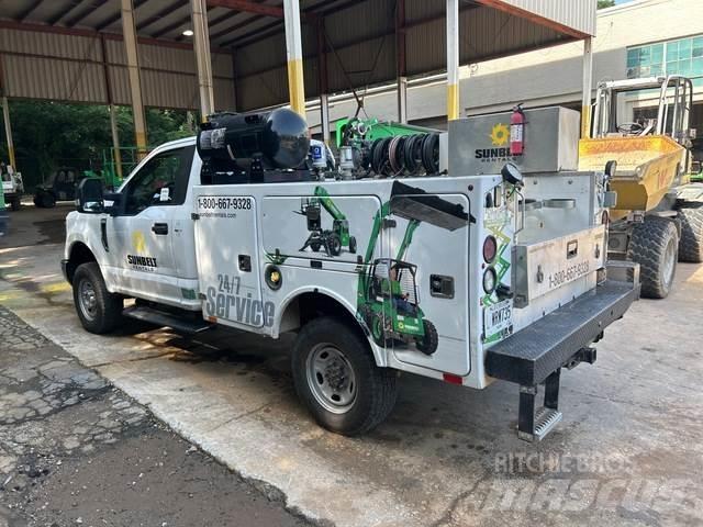 Ford F-250 Общински/универсални превозни средства

