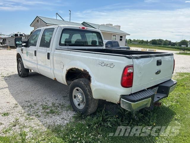 Ford F-250 Пикапи