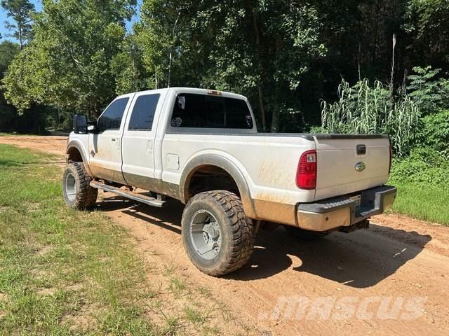 Ford F-250 Пикапи