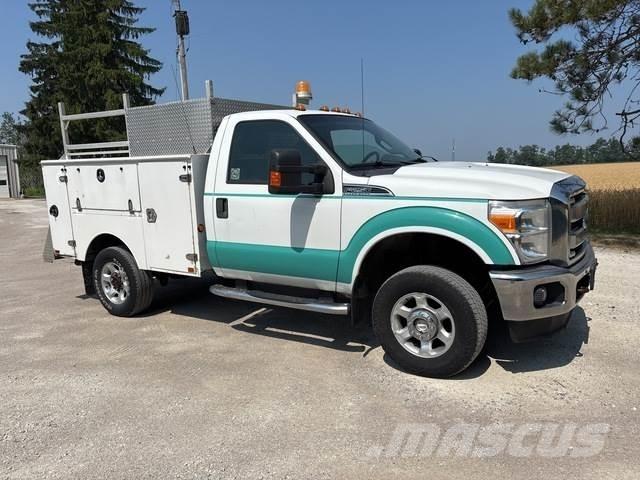 Ford F-250 Пикапи