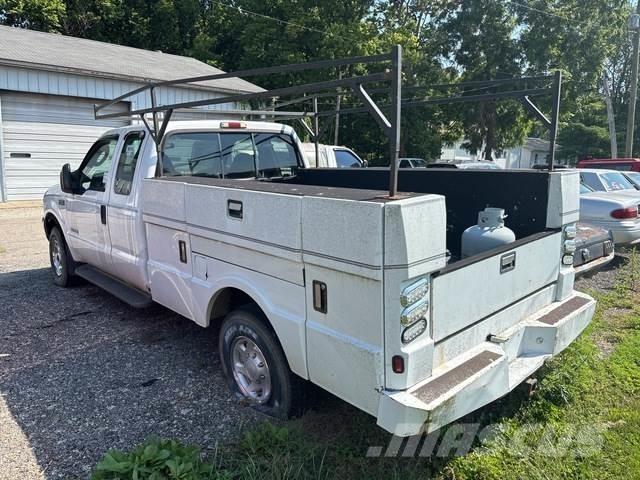 Ford F-250 Пикапи