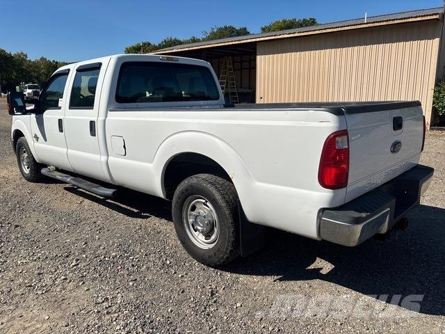 Ford F-250 Пикапи