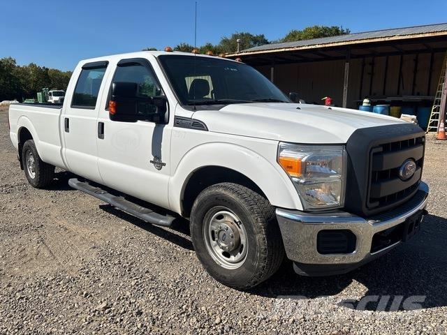 Ford F-250 Пикапи