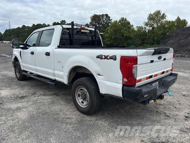 Ford F-250 Пикапи