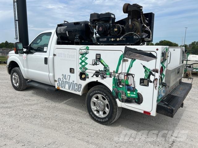 Ford F-250 Общински/универсални превозни средства

