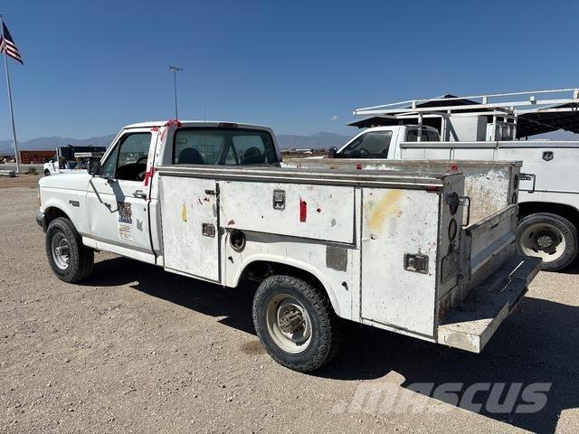 Ford F-250 Пикапи