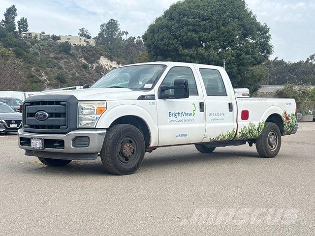 Ford F-250 Пикапи