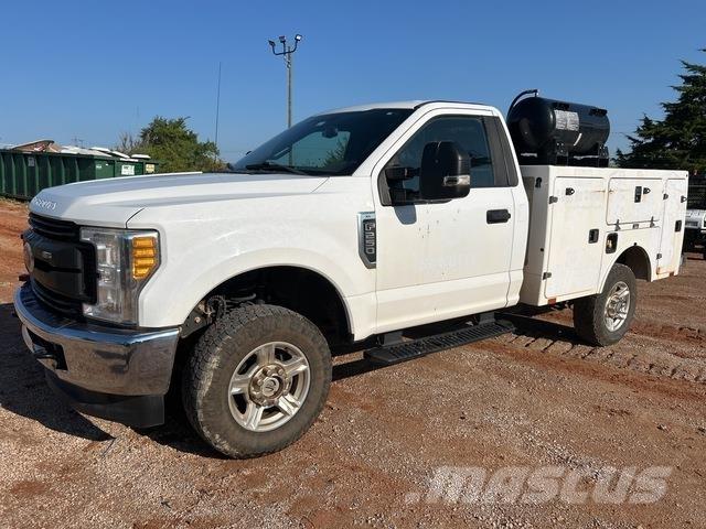Ford F-250 Общински/универсални превозни средства
