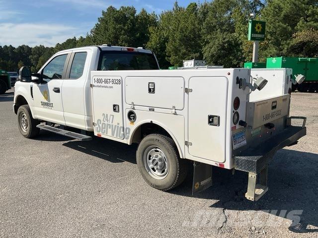 Ford F-250 Пикапи
