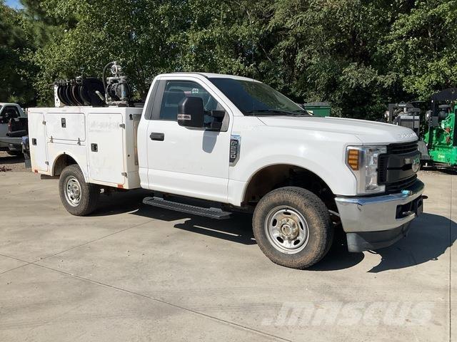 Ford F-250 Общински/универсални превозни средства
