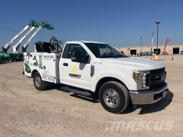 Ford F-250 Общински/универсални превозни средства
