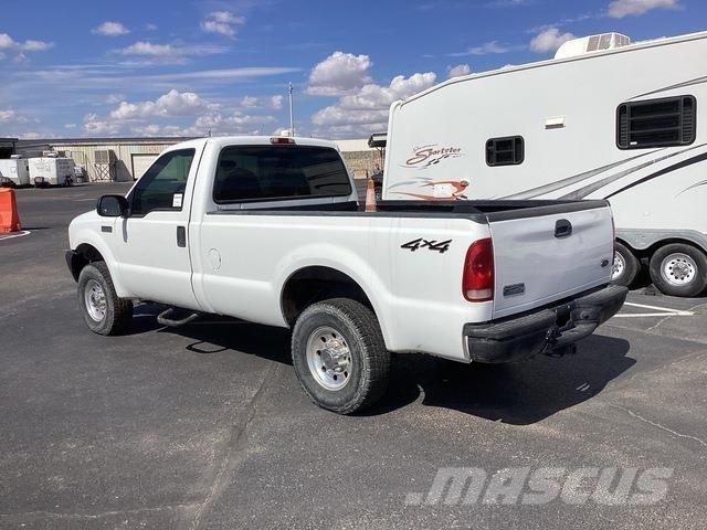 Ford F-250 Пикапи