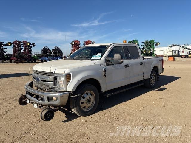 Ford F-250 Пикапи