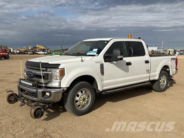 Ford F-250 Пикапи