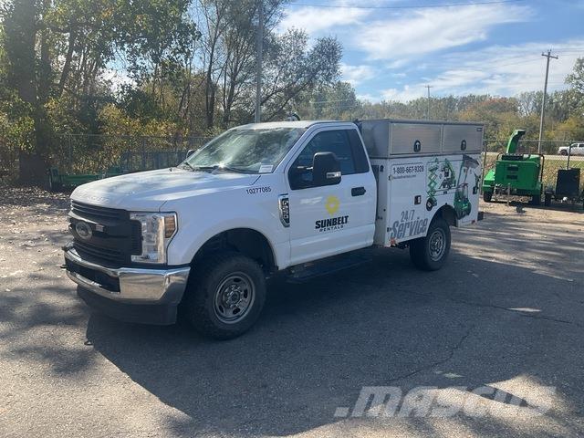 Ford F-250 Общински/универсални превозни средства
