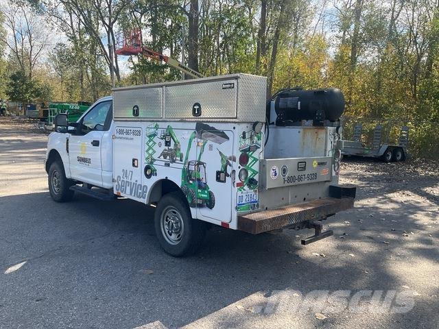 Ford F-250 Общински/универсални превозни средства
