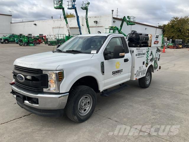 Ford F-250 Общински/универсални превозни средства
